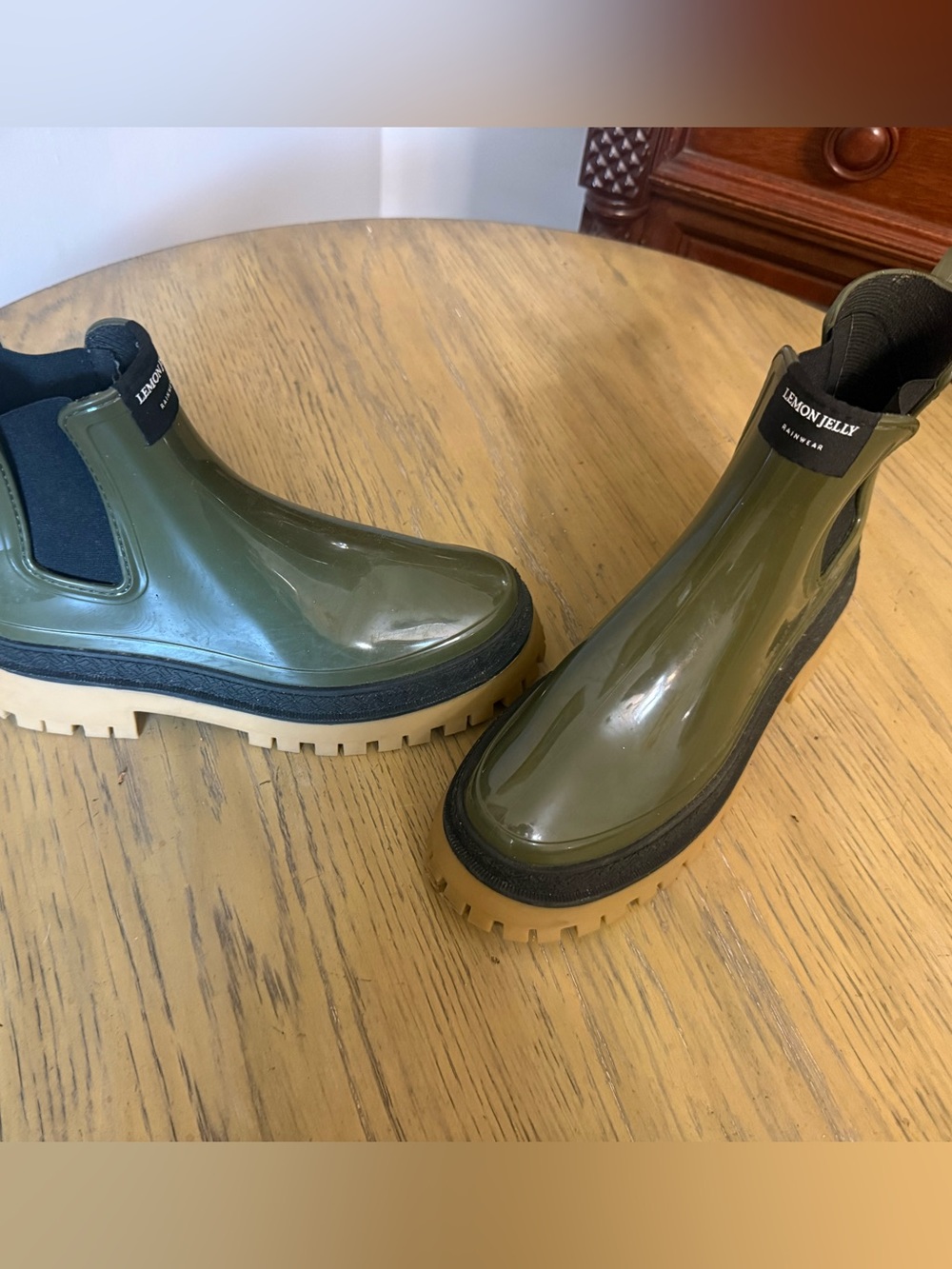 LEMON JELLY Olive Green Chelsea Rain Boots size 8